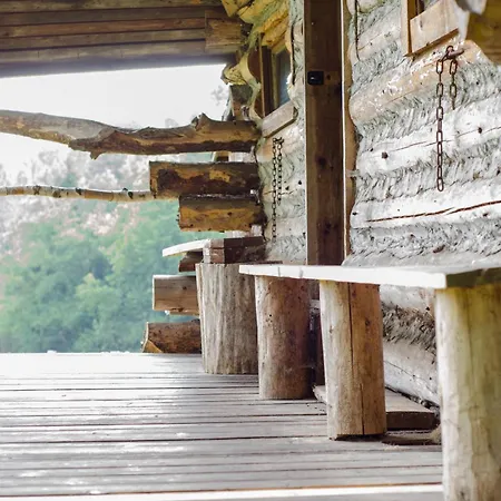 Luksustelt V Divocine